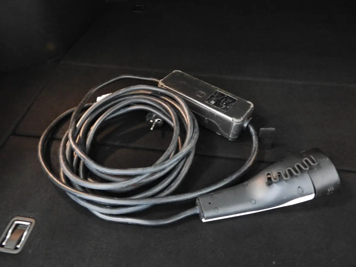 1.6 GDI PHEV Plug-In DynamicPlusLine NAVI/CAMERA.EL.KLEP/LED/16"LMV!