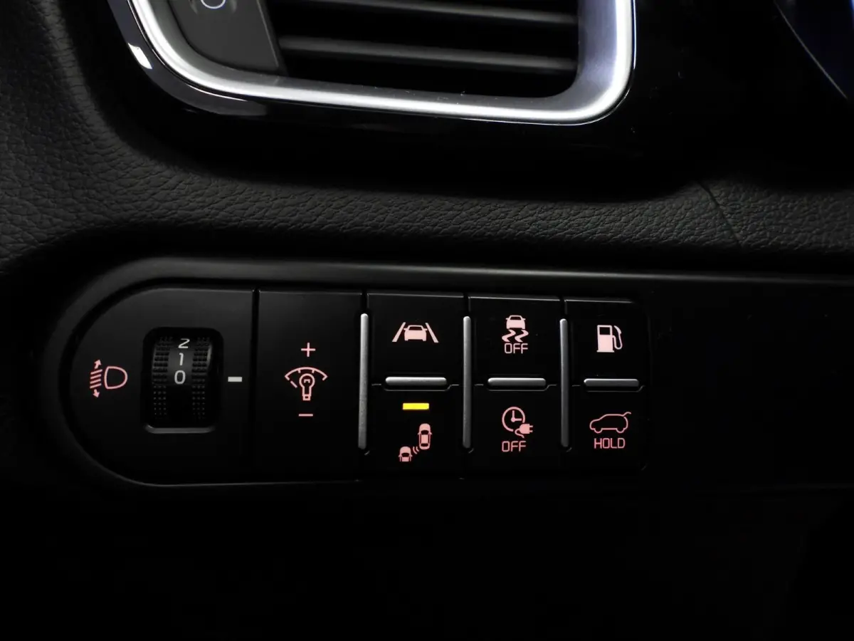 1.6 GDI PHEV Plug-In DynamicPlusLine NAVI/CAMERA.EL.KLEP/LED/16"LMV!