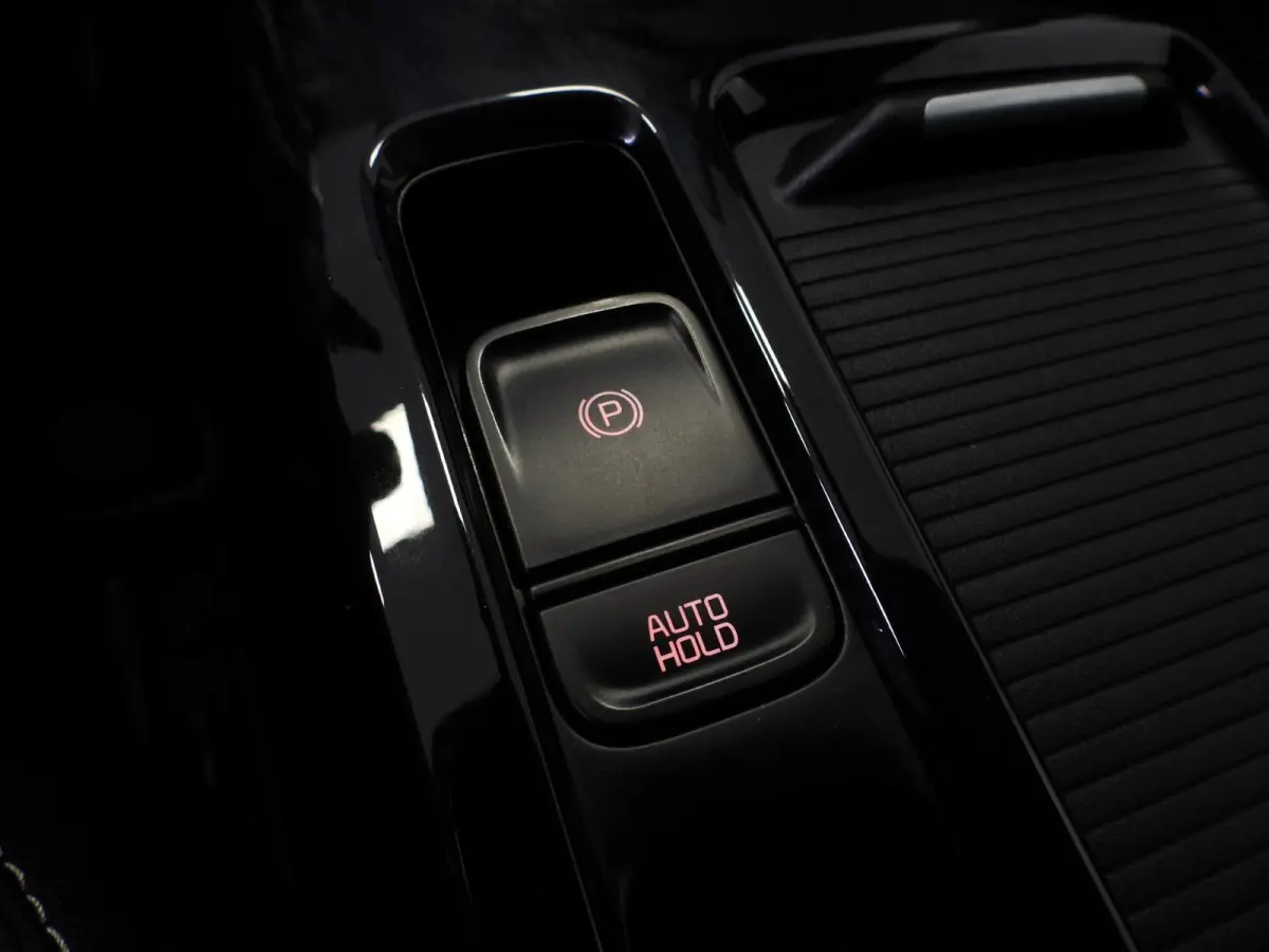 1.6 GDI PHEV Plug-In DynamicPlusLine NAVI/CAMERA.EL.KLEP/LED/16"LMV!