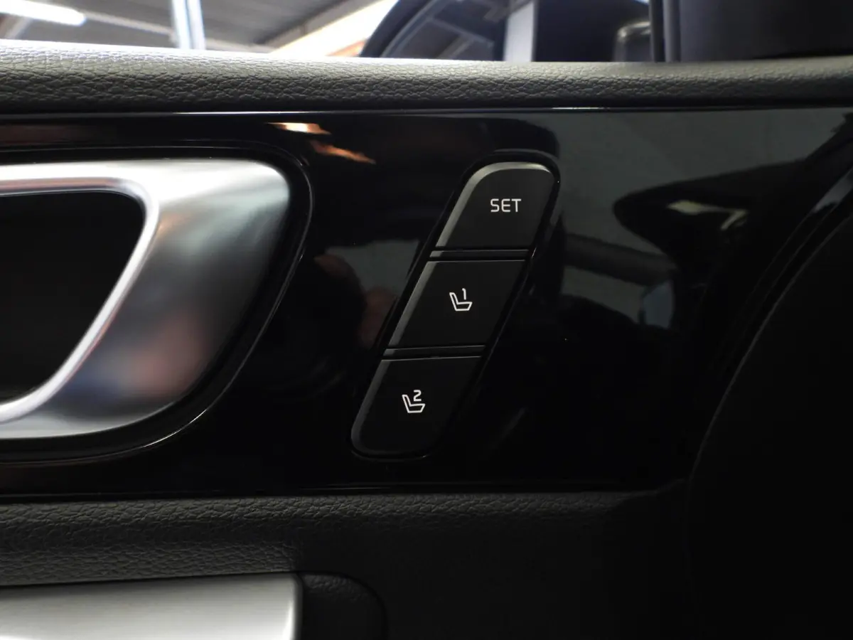 1.6 GDI PHEV Plug-In DynamicPlusLine NAVI/CAMERA.EL.KLEP/LED/16"LMV!