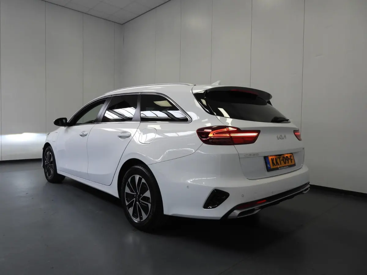 1.6 GDI PHEV Plug-In DynamicPlusLine NAVI/CAMERA.EL.KLEP/LED/16"LMV!
