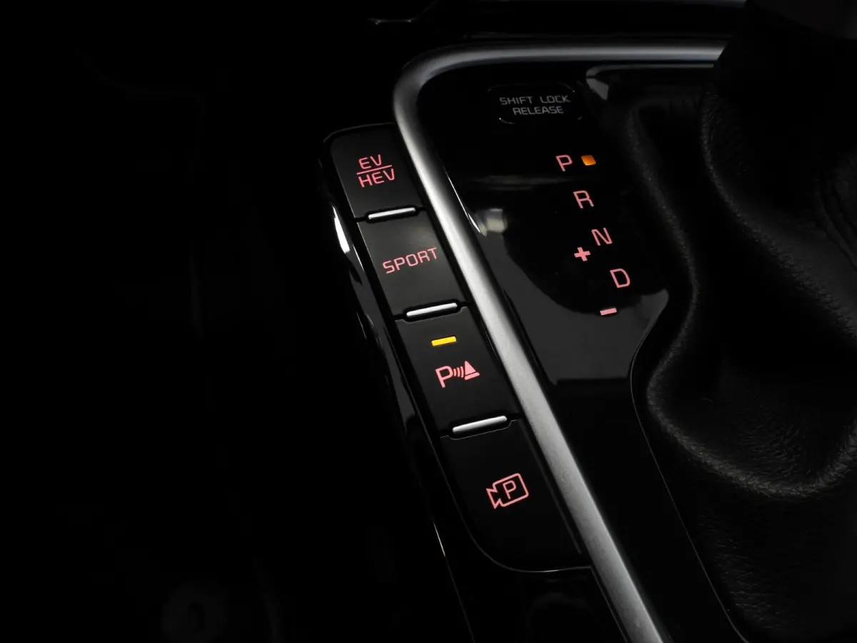 1.6 GDI PHEV Plug-In DynamicPlusLine NAVI/CAMERA.EL.KLEP/LED/16"LMV!