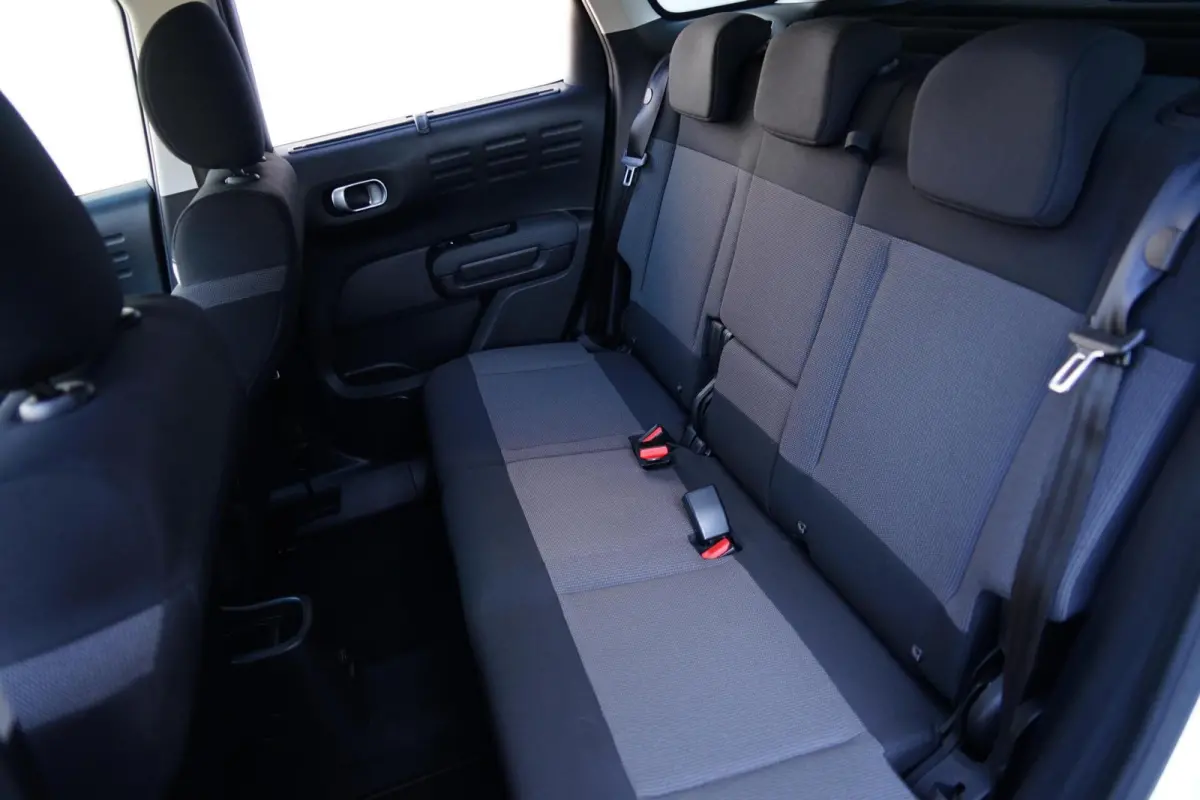 1.2 PureTech Feel, NL, clima, PDC, CarPlay