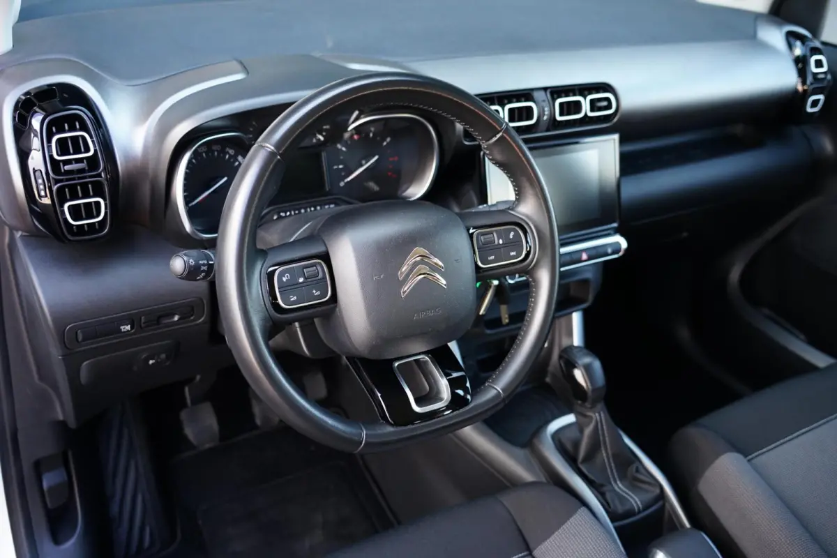 1.2 PureTech Feel, NL, clima, PDC, CarPlay