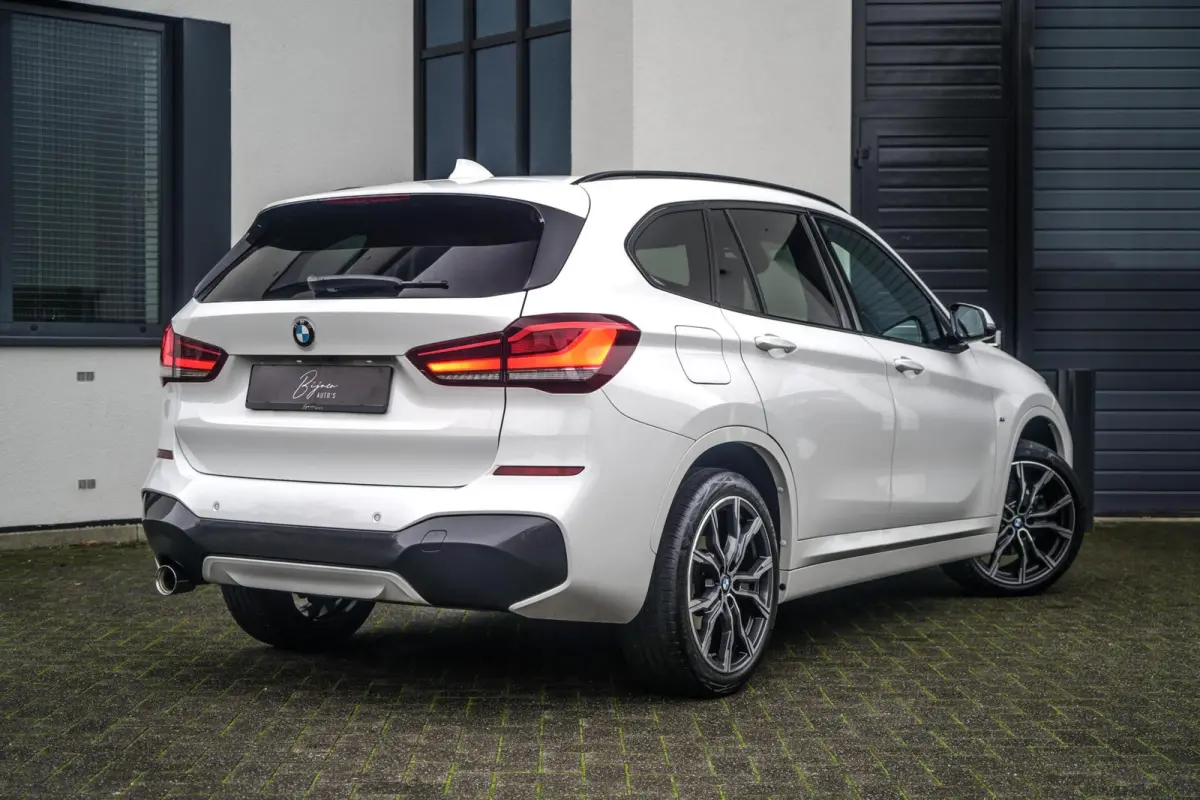 sDrive18i M-Sport PANO / HUD / CAMERA