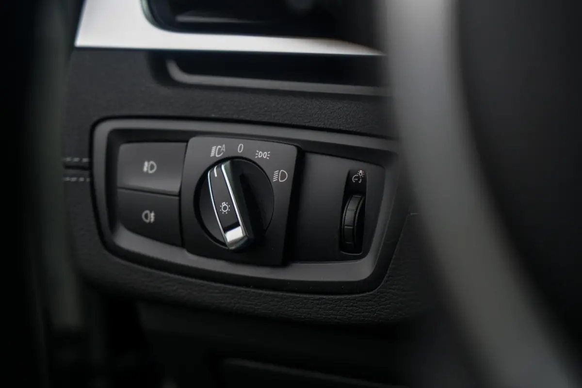 sDrive18i M-Sport PANO / HUD / CAMERA