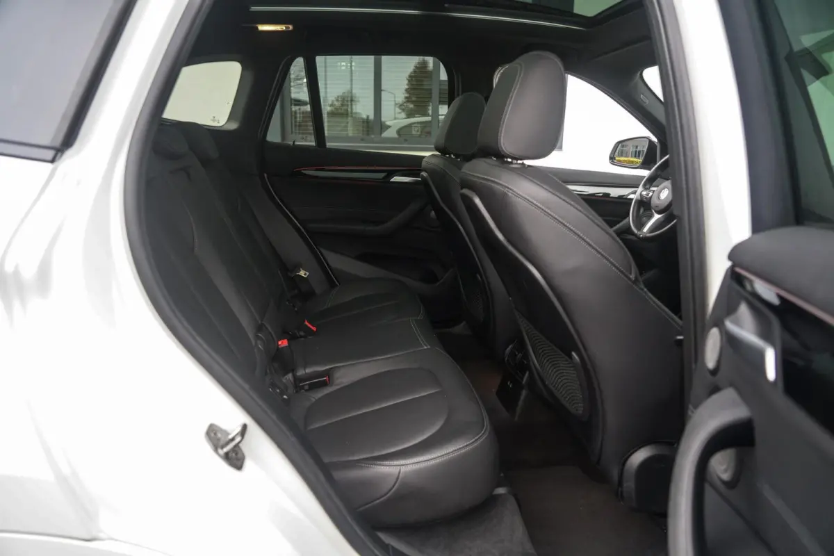 sDrive18i M-Sport PANO / HUD / CAMERA