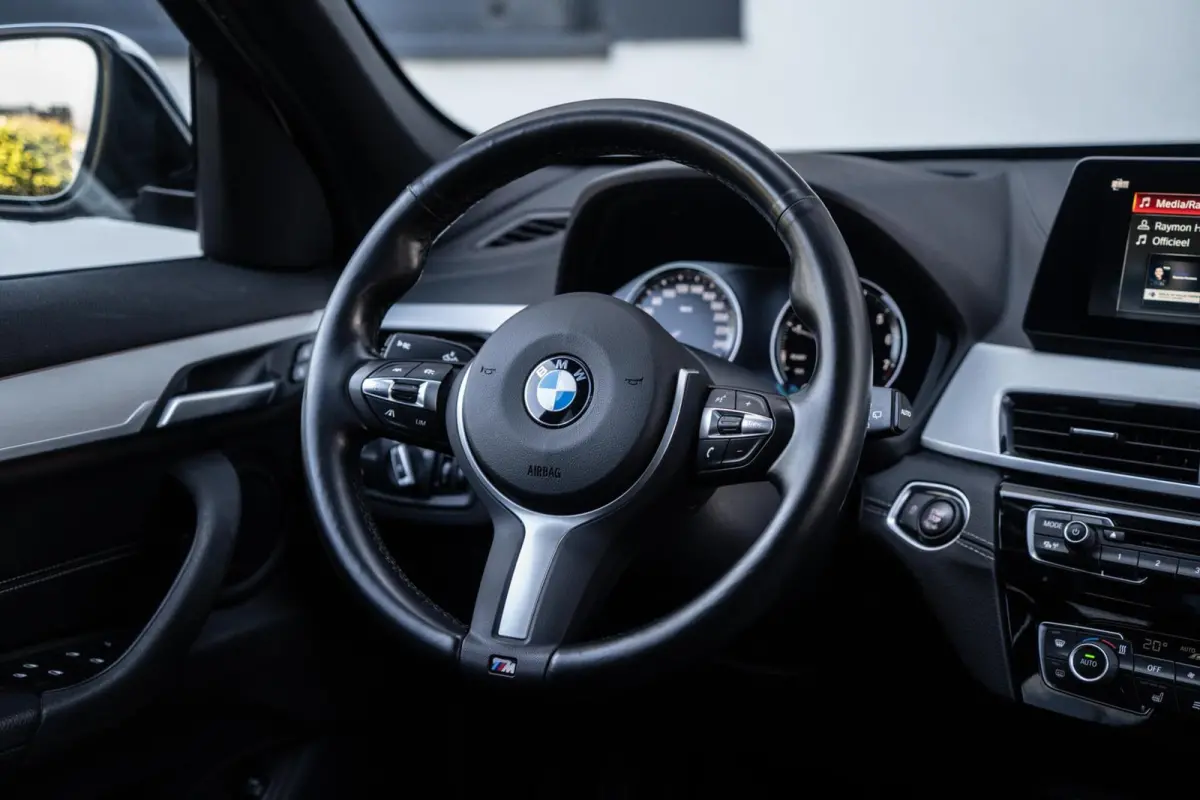 sDrive18i M-Sport PANO / HUD / CAMERA