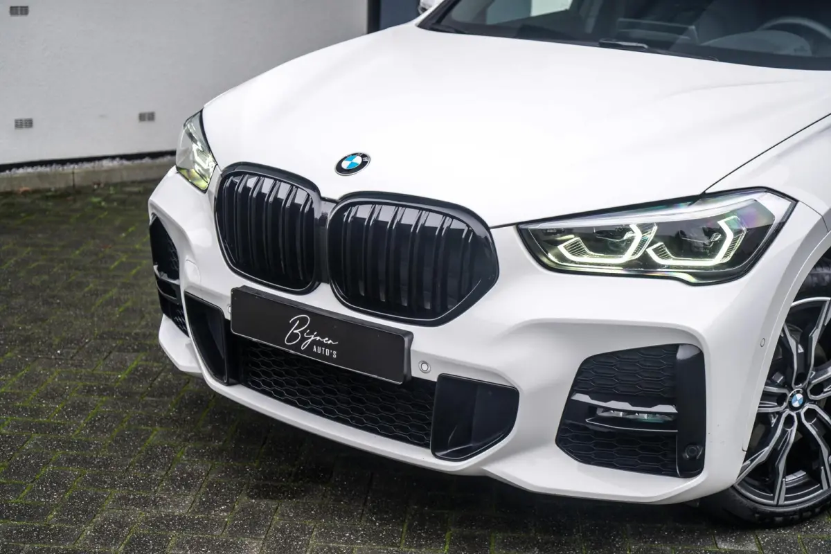 sDrive18i M-Sport PANO / HUD / CAMERA