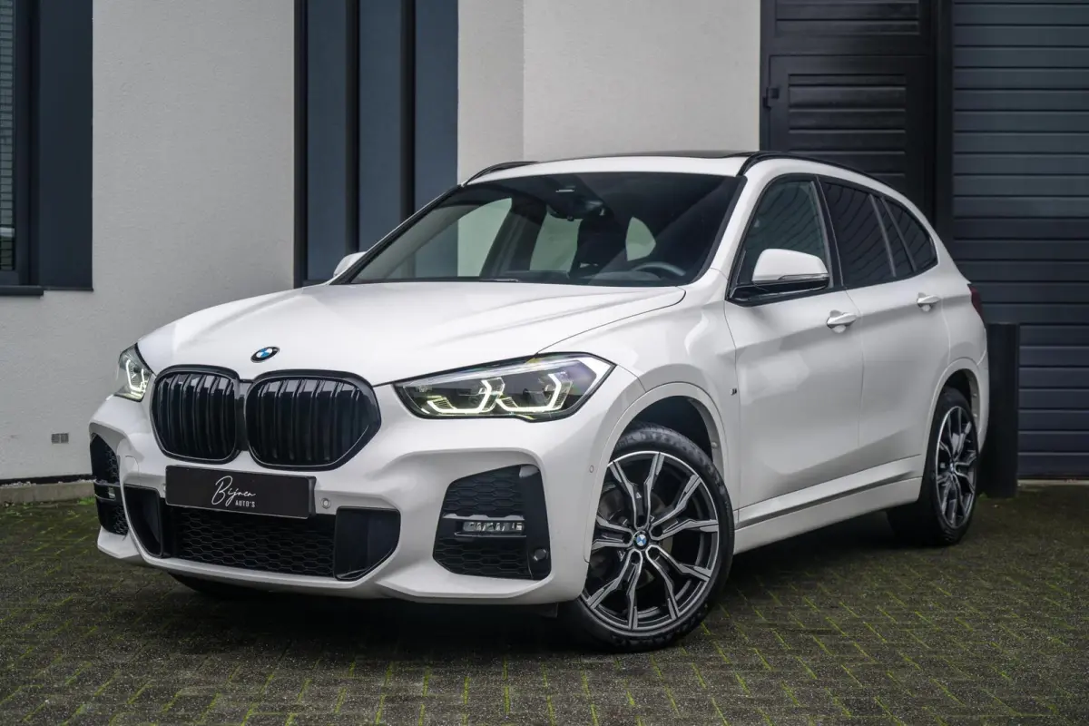 sDrive18i M-Sport PANO / HUD / CAMERA