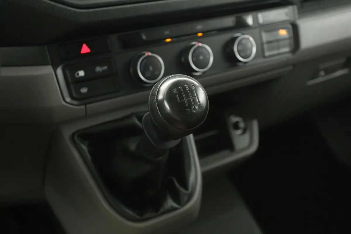 2.0 TDI 140PK L3H3 | DC | 6 Zits | 3000kg Trekgew. | Airco | Cruise | Camera | Carplay | Parkeersens.