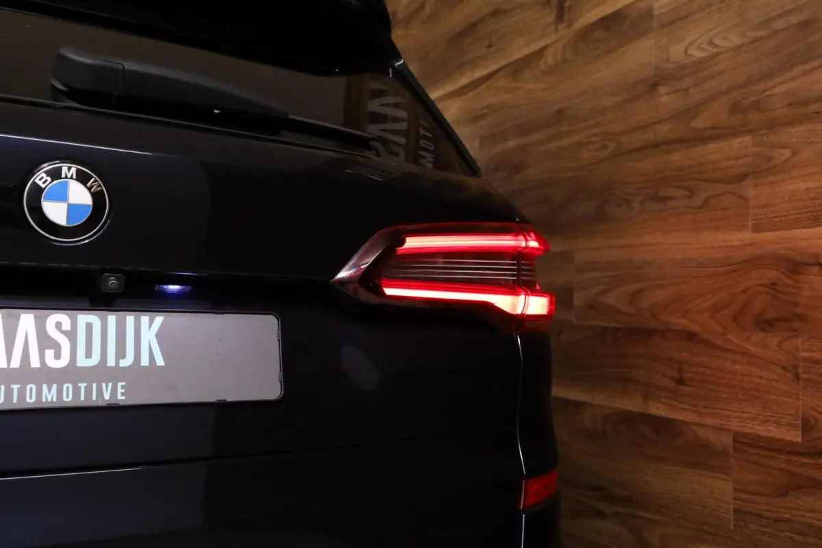 xDrive45e M-Sport|Panorama|Aero|Camera|H&K Audio|Memory|