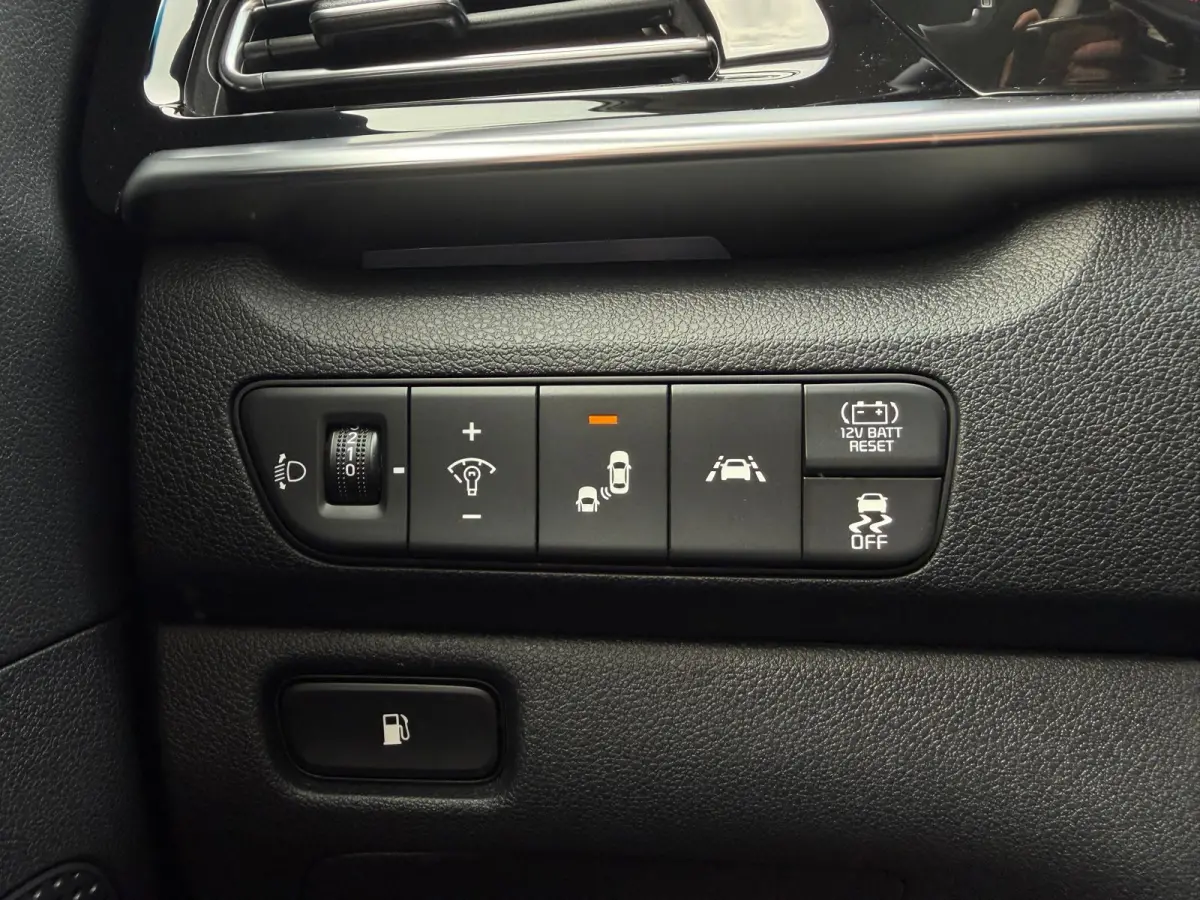 HEV DynamicPlusLine Automaat / Trekhaak / Adapt. Cruise / Keyless / Carplay /
