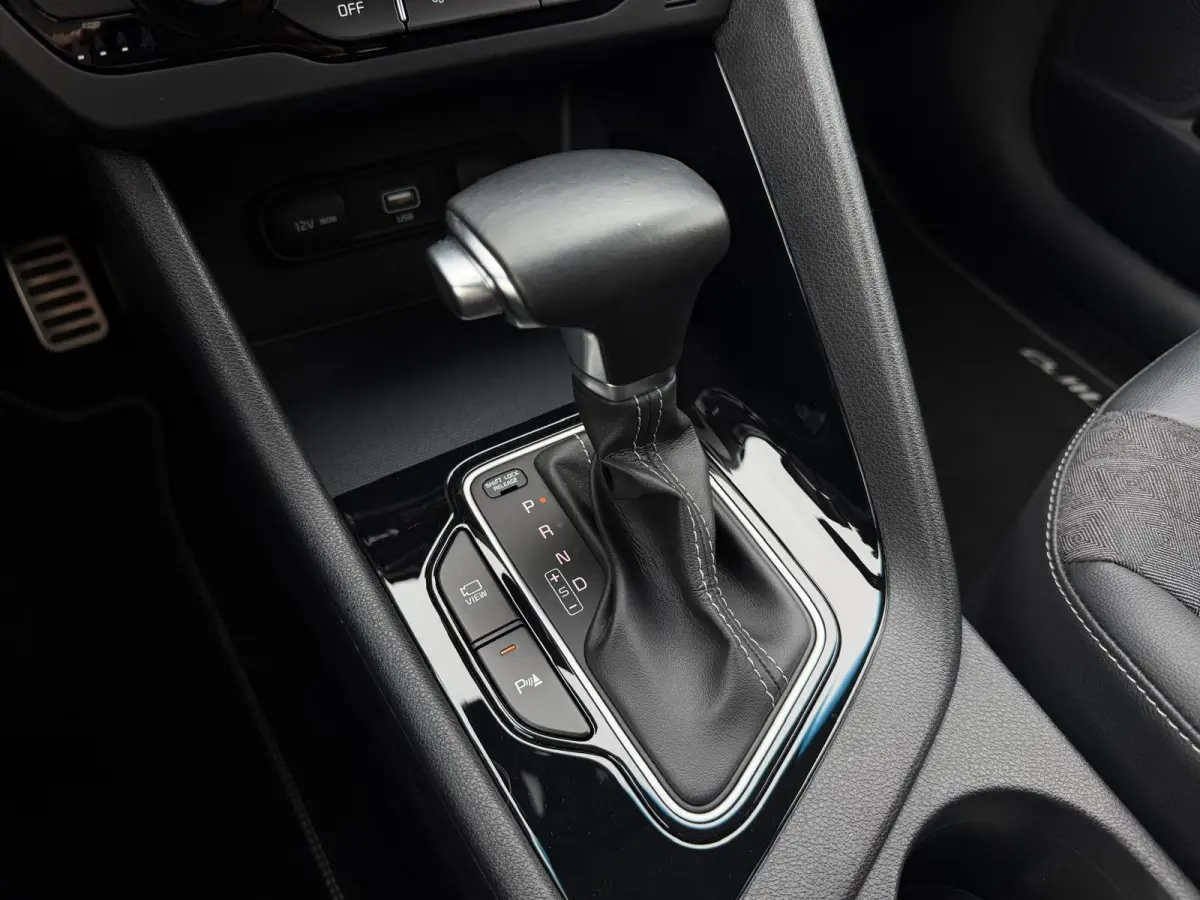HEV DynamicPlusLine Automaat / Trekhaak / Adapt. Cruise / Keyless / Carplay /