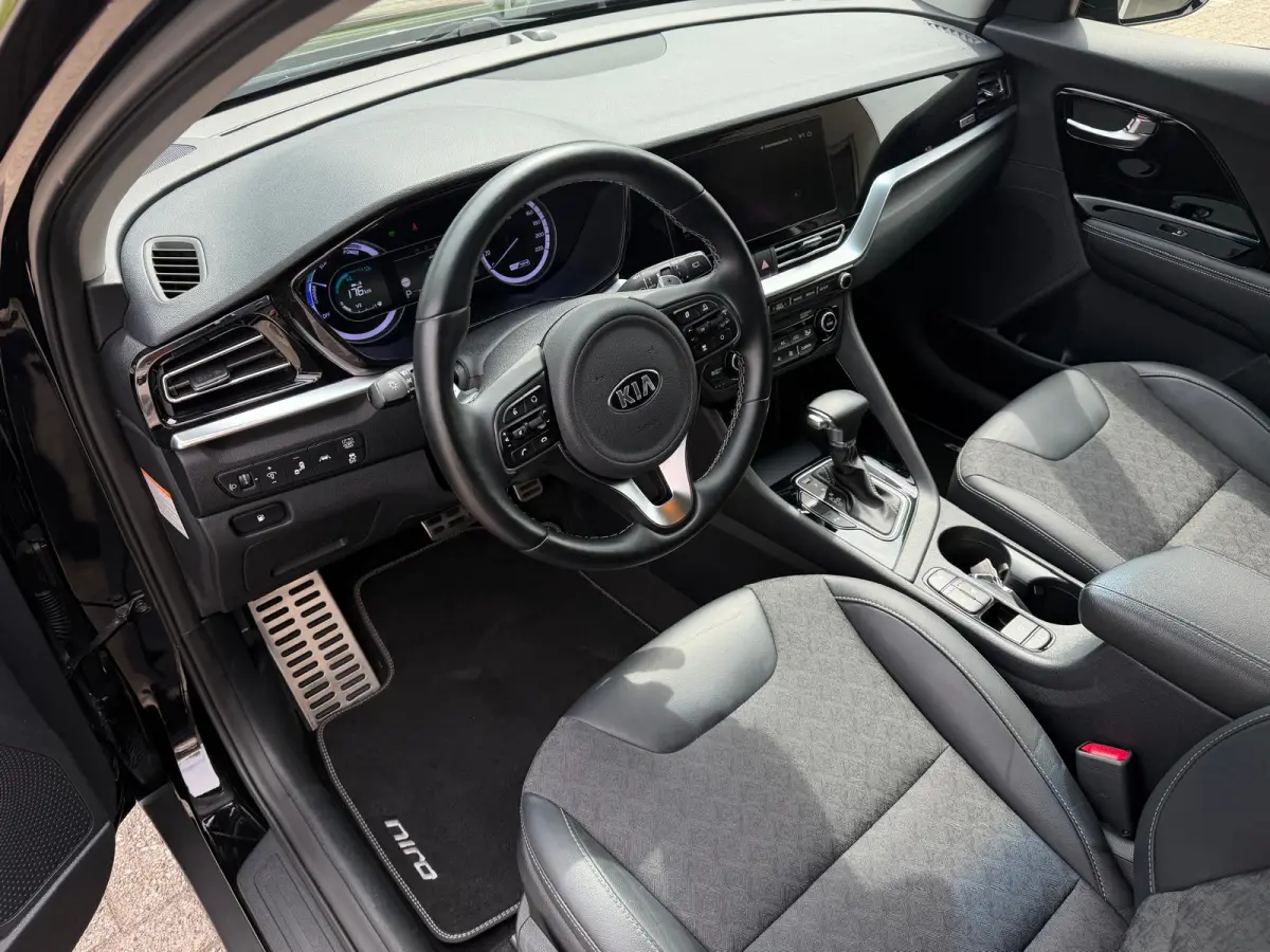 HEV DynamicPlusLine Automaat / Trekhaak / Adapt. Cruise / Keyless / Carplay /