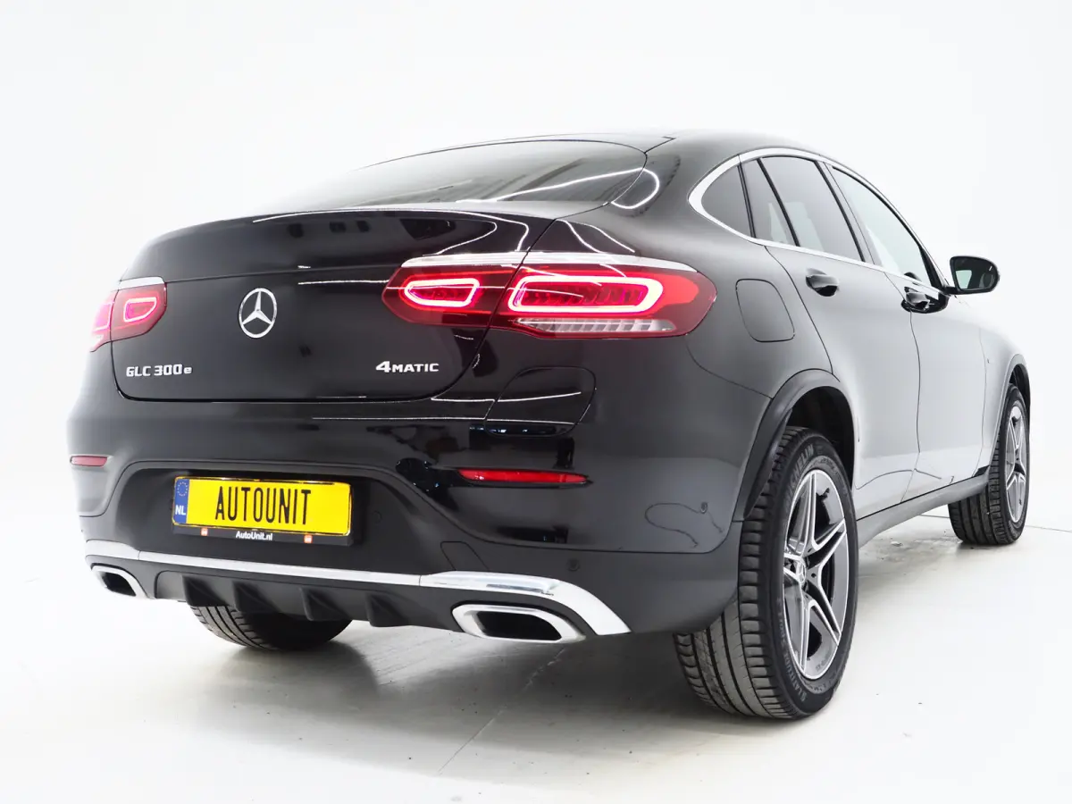 300e 4MATIC AMG | Leder/Alcantara | Camera | Stoelverwarming | Sportstuur | Cruise | DAB | Carplay