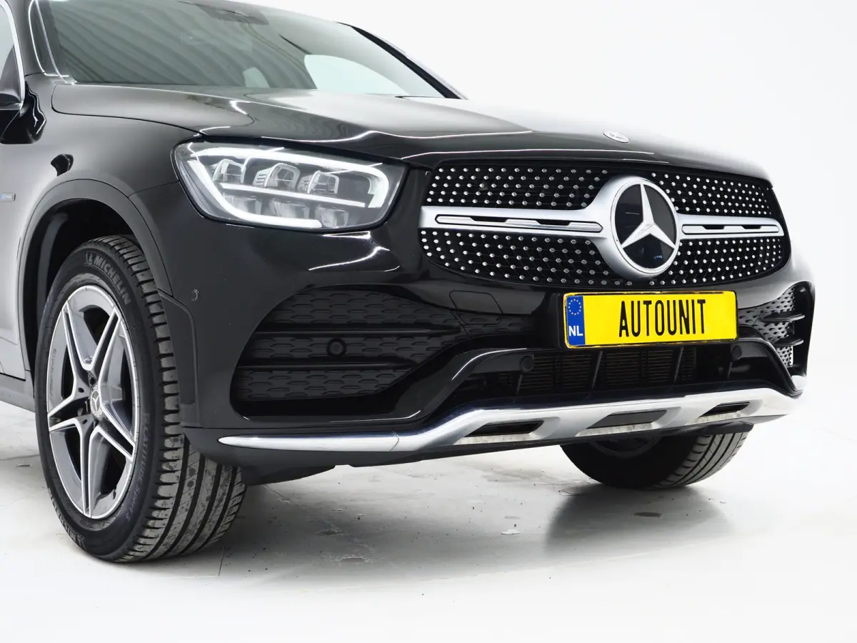 300e 4MATIC AMG | Leder/Alcantara | Camera | Stoelverwarming | Sportstuur | Cruise | DAB | Carplay