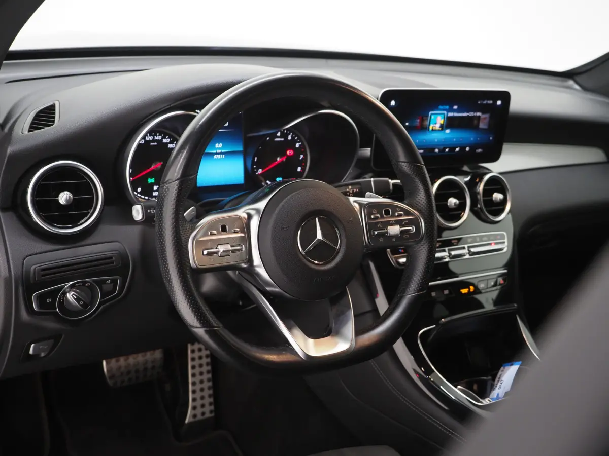 300e 4MATIC AMG | Leder/Alcantara | Camera | Stoelverwarming | Sportstuur | Cruise | DAB | Carplay
