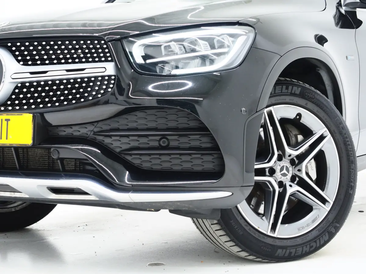 300e 4MATIC AMG | Leder/Alcantara | Camera | Stoelverwarming | Sportstuur | Cruise | DAB | Carplay