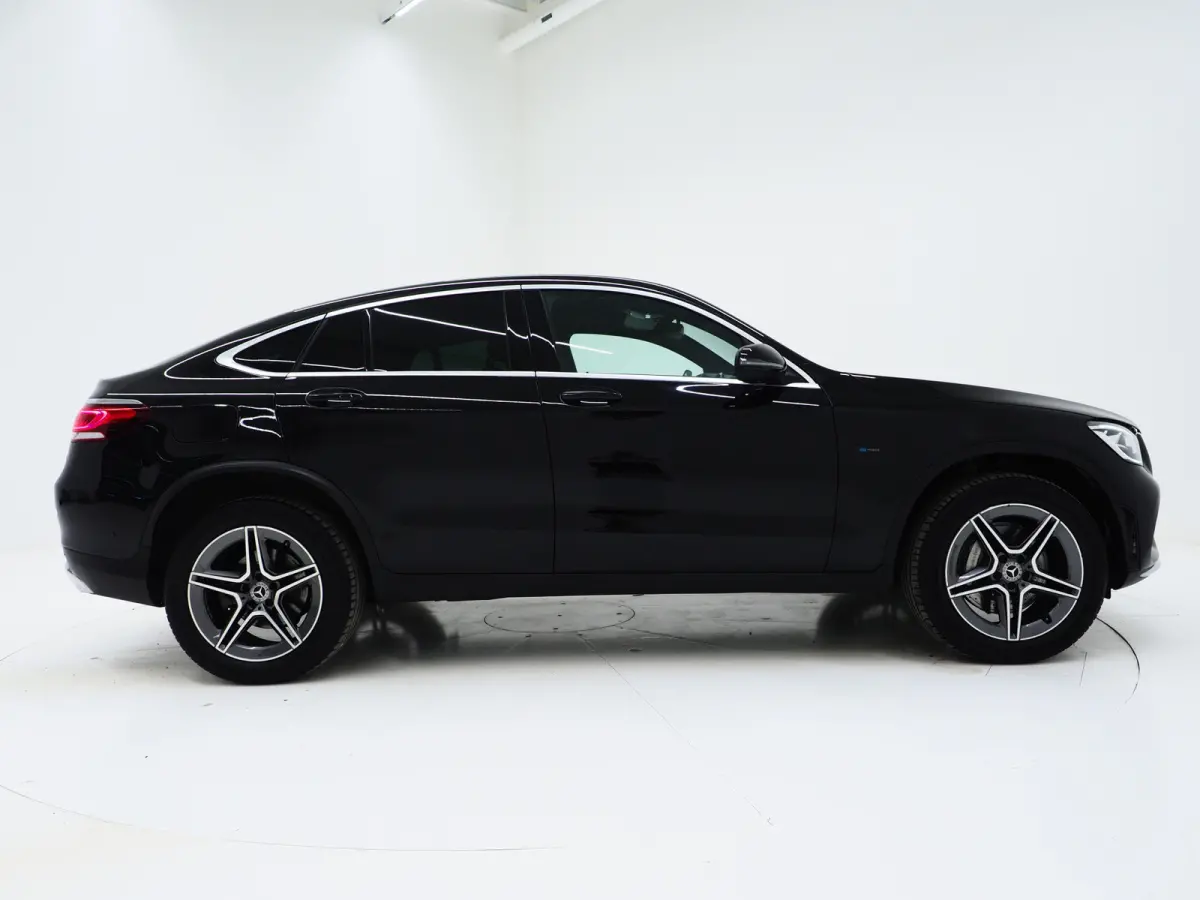 300e 4MATIC AMG | Leder/Alcantara | Camera | Stoelverwarming | Sportstuur | Cruise | DAB | Carplay
