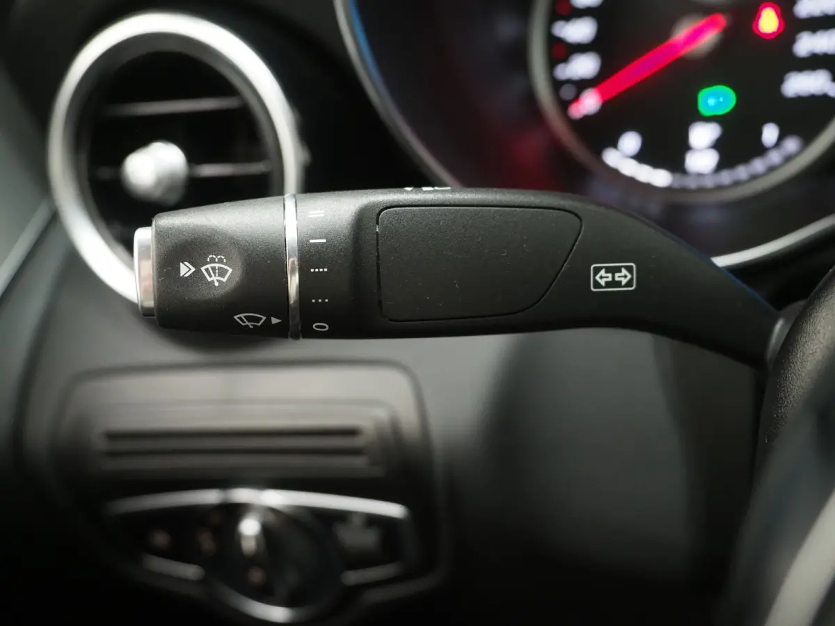 300e 4MATIC AMG | Leder/Alcantara | Camera | Stoelverwarming | Sportstuur | Cruise | DAB | Carplay