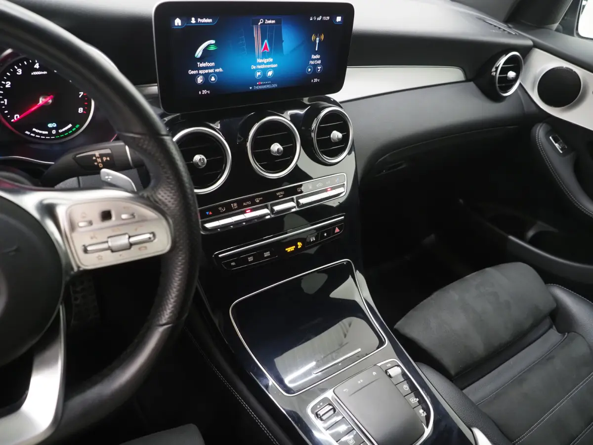300e 4MATIC AMG | Leder/Alcantara | Camera | Stoelverwarming | Sportstuur | Cruise | DAB | Carplay
