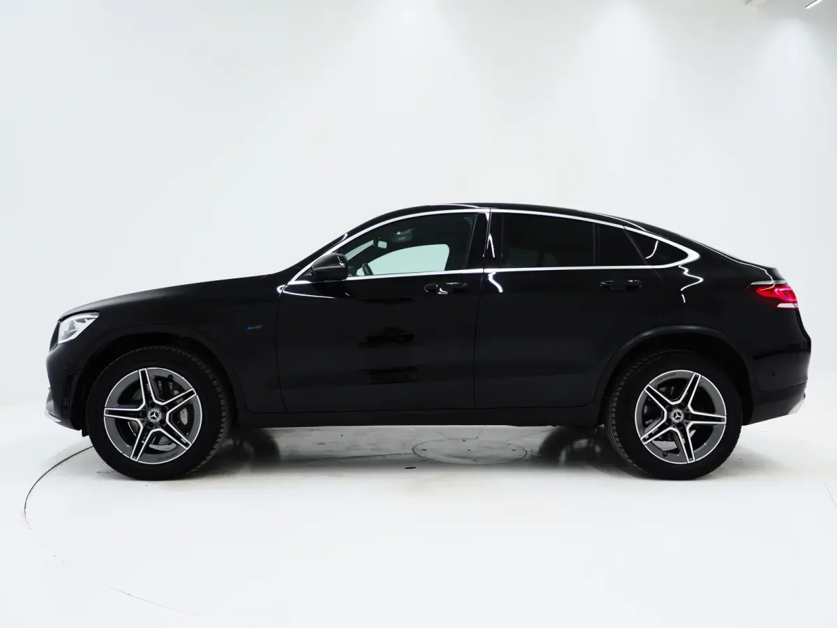 300e 4MATIC AMG | Leder/Alcantara | Camera | Stoelverwarming | Sportstuur | Cruise | DAB | Carplay