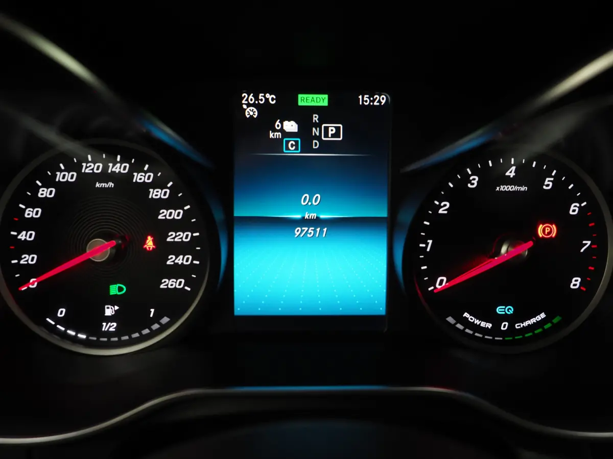 300e 4MATIC AMG | Leder/Alcantara | Camera | Stoelverwarming | Sportstuur | Cruise | DAB | Carplay