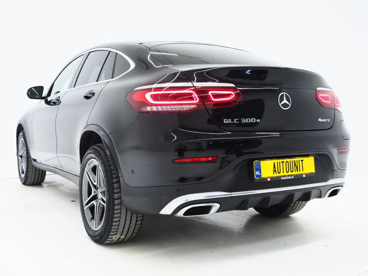 300e 4MATIC AMG | Leder/Alcantara | Camera | Stoelverwarming | Sportstuur | Cruise | DAB | Carplay
