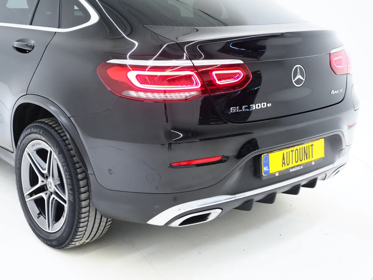 300e 4MATIC AMG | Leder/Alcantara | Camera | Stoelverwarming | Sportstuur | Cruise | DAB | Carplay
