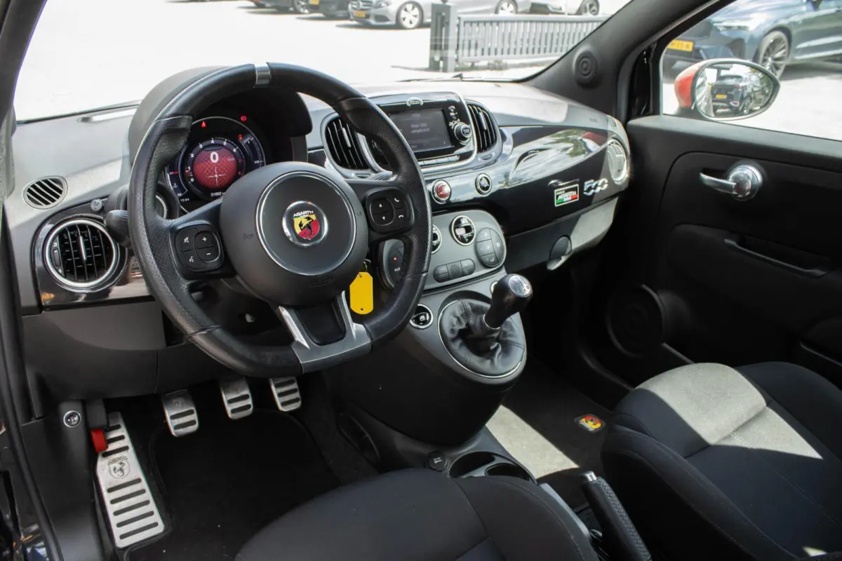 1.4 T-Jet Abarth 595|Cabrio|Parkeersensoren|Stoelverwarming|