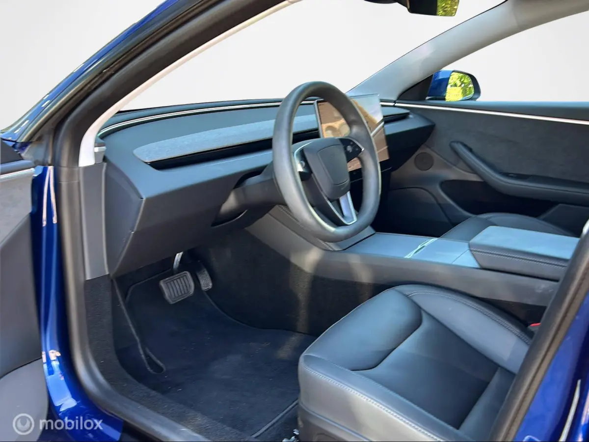 Premium Long Range AWD 78 kWh BTW!!