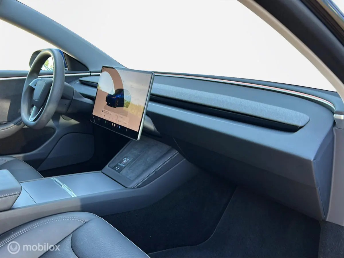 Premium Long Range AWD 78 kWh BTW!!