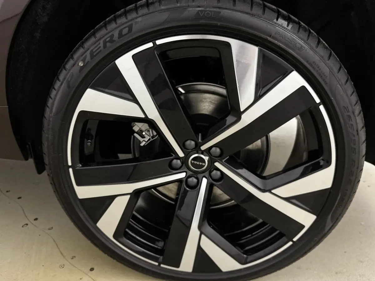 T8 Plug-in hybrid AWD Ultra Dark Exec. Ed. | 22" | Luchtvering | Getint&Gelaagd Glas | Geventileerd Nappa | Massagestoelen | Bowers & Wilkins | Panoramadak | Head-Up | 360 Camera | Elektr. v