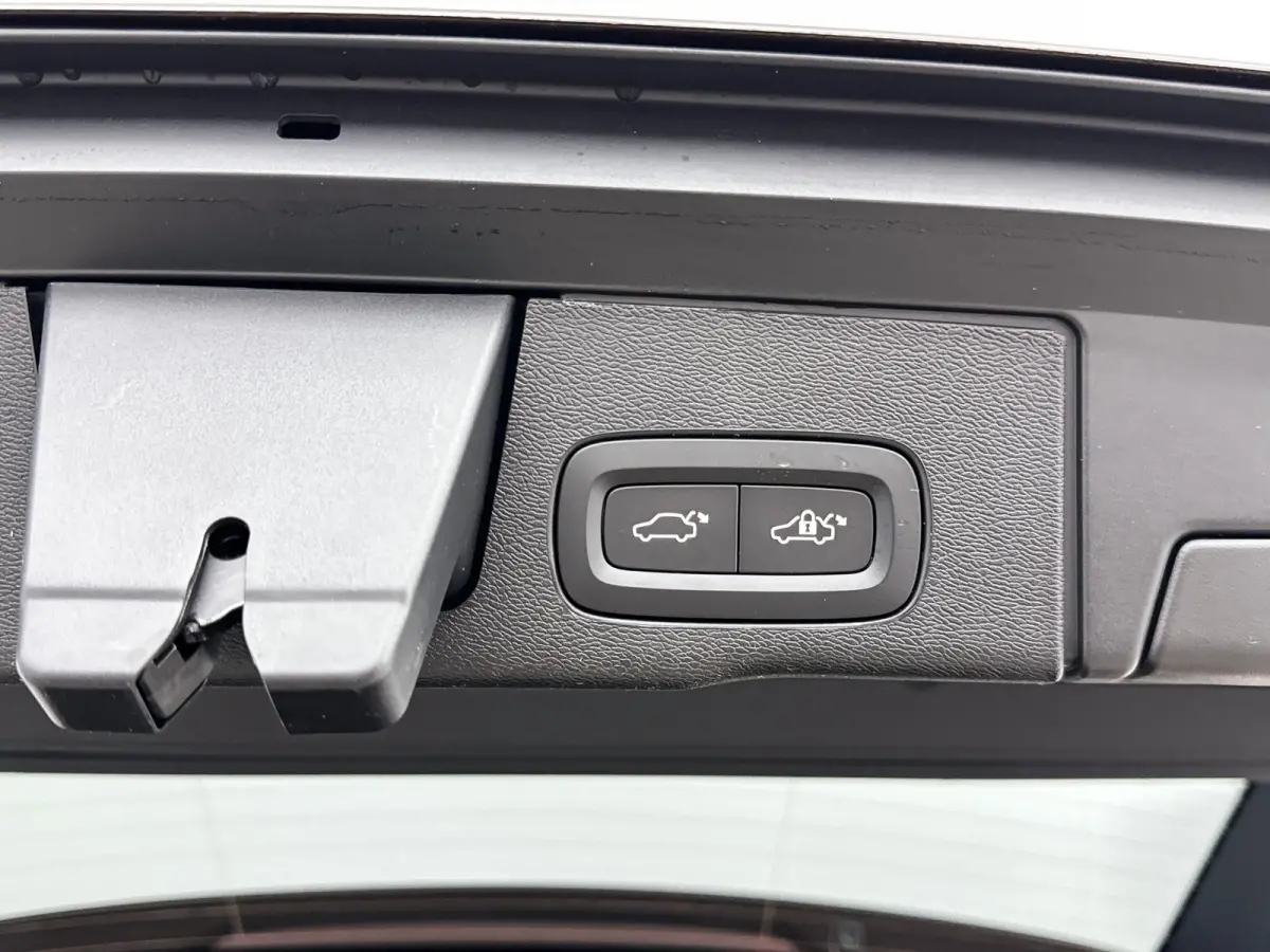 T8 Plug-in hybrid AWD Ultra Dark Exec. Ed. | 22" | Luchtvering | Getint&Gelaagd Glas | Geventileerd Nappa | Massagestoelen | Bowers & Wilkins | Panoramadak | Head-Up | 360 Camera | Elektr. v