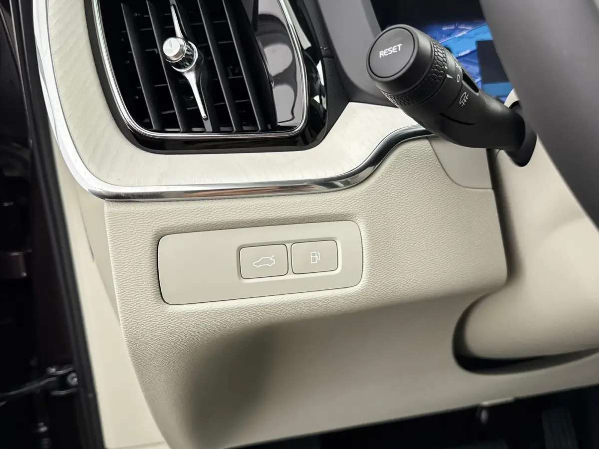 T8 Plug-in hybrid AWD Ultra Dark Exec. Ed. | 22" | Luchtvering | Getint&Gelaagd Glas | Geventileerd Nappa | Massagestoelen | Bowers & Wilkins | Panoramadak | Head-Up | 360 Camera | Elektr. v