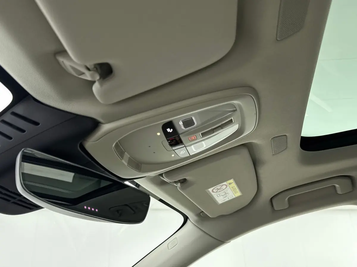 T8 Plug-in hybrid AWD Ultra Dark Exec. Ed. | 22" | Luchtvering | Getint&Gelaagd Glas | Geventileerd Nappa | Massagestoelen | Bowers & Wilkins | Panoramadak | Head-Up | 360 Camera | Elektr. v