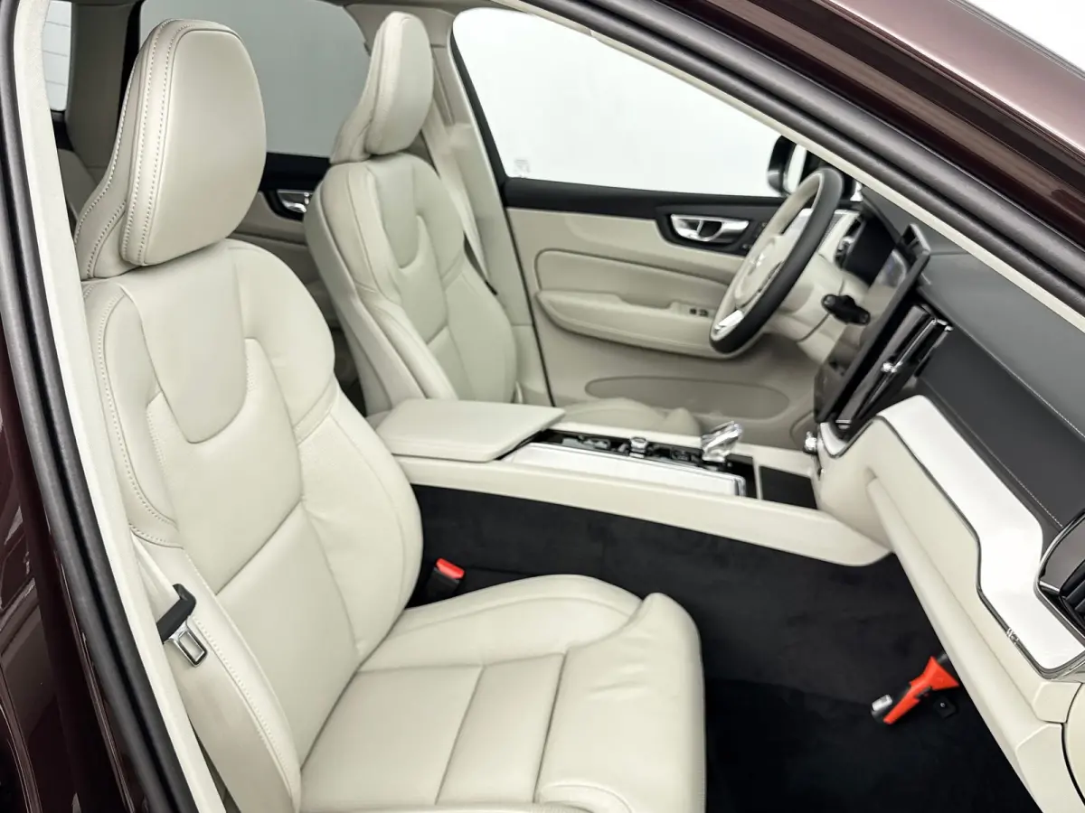 T8 Plug-in hybrid AWD Ultra Dark Exec. Ed. | 22" | Luchtvering | Getint&Gelaagd Glas | Geventileerd Nappa | Massagestoelen | Bowers & Wilkins | Panoramadak | Head-Up | 360 Camera | Elektr. v