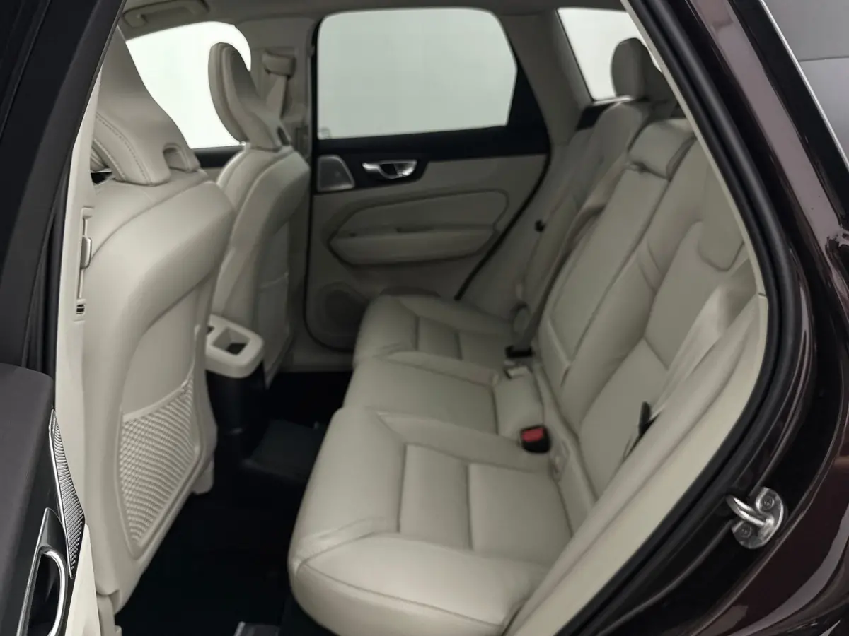 T8 Plug-in hybrid AWD Ultra Dark Exec. Ed. | 22" | Luchtvering | Getint&Gelaagd Glas | Geventileerd Nappa | Massagestoelen | Bowers & Wilkins | Panoramadak | Head-Up | 360 Camera | Elektr. v