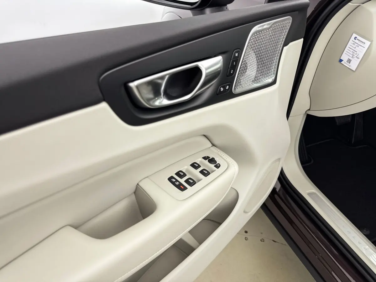 T8 Plug-in hybrid AWD Ultra Dark Exec. Ed. | 22" | Luchtvering | Getint&Gelaagd Glas | Geventileerd Nappa | Massagestoelen | Bowers & Wilkins | Panoramadak | Head-Up | 360 Camera | Elektr. v