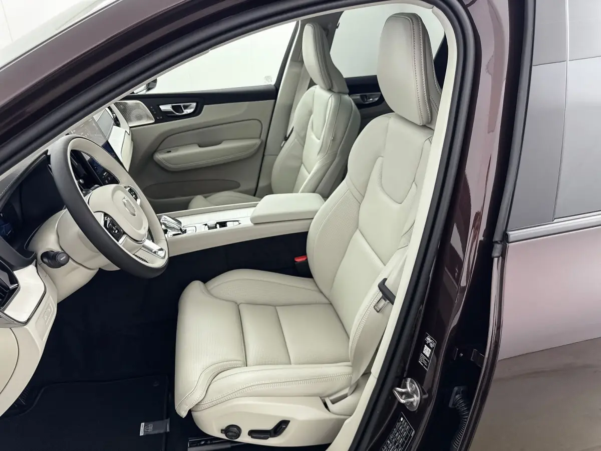 T8 Plug-in hybrid AWD Ultra Dark Exec. Ed. | 22" | Luchtvering | Getint&Gelaagd Glas | Geventileerd Nappa | Massagestoelen | Bowers & Wilkins | Panoramadak | Head-Up | 360 Camera | Elektr. v