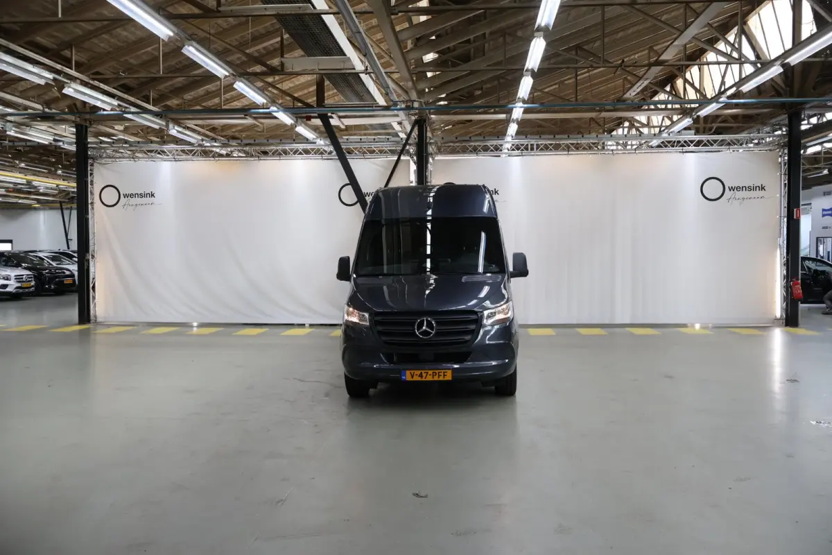 317 CDI | Aut. | L4 H2 | Pro | Parkeercamera | Apple Carplay/Android Auto | 3-zits | Airco | Cruise Control | Certified