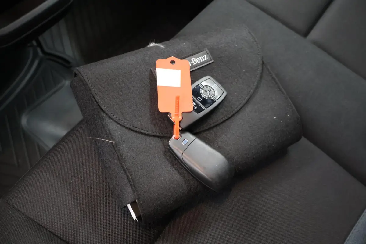 317 CDI | Aut. | L4 H2 | Pro | Parkeercamera | Apple Carplay/Android Auto | 3-zits | Airco | Cruise Control | Certified