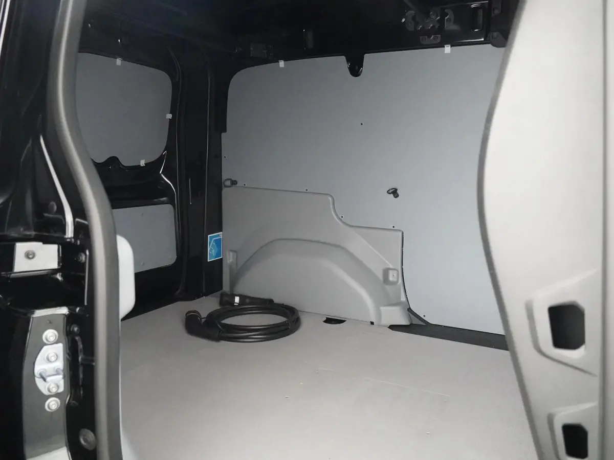 Advance L1 44 kWh | 22 kW AC-lader | Achteruitrijcamera | Stoelverwarming |
