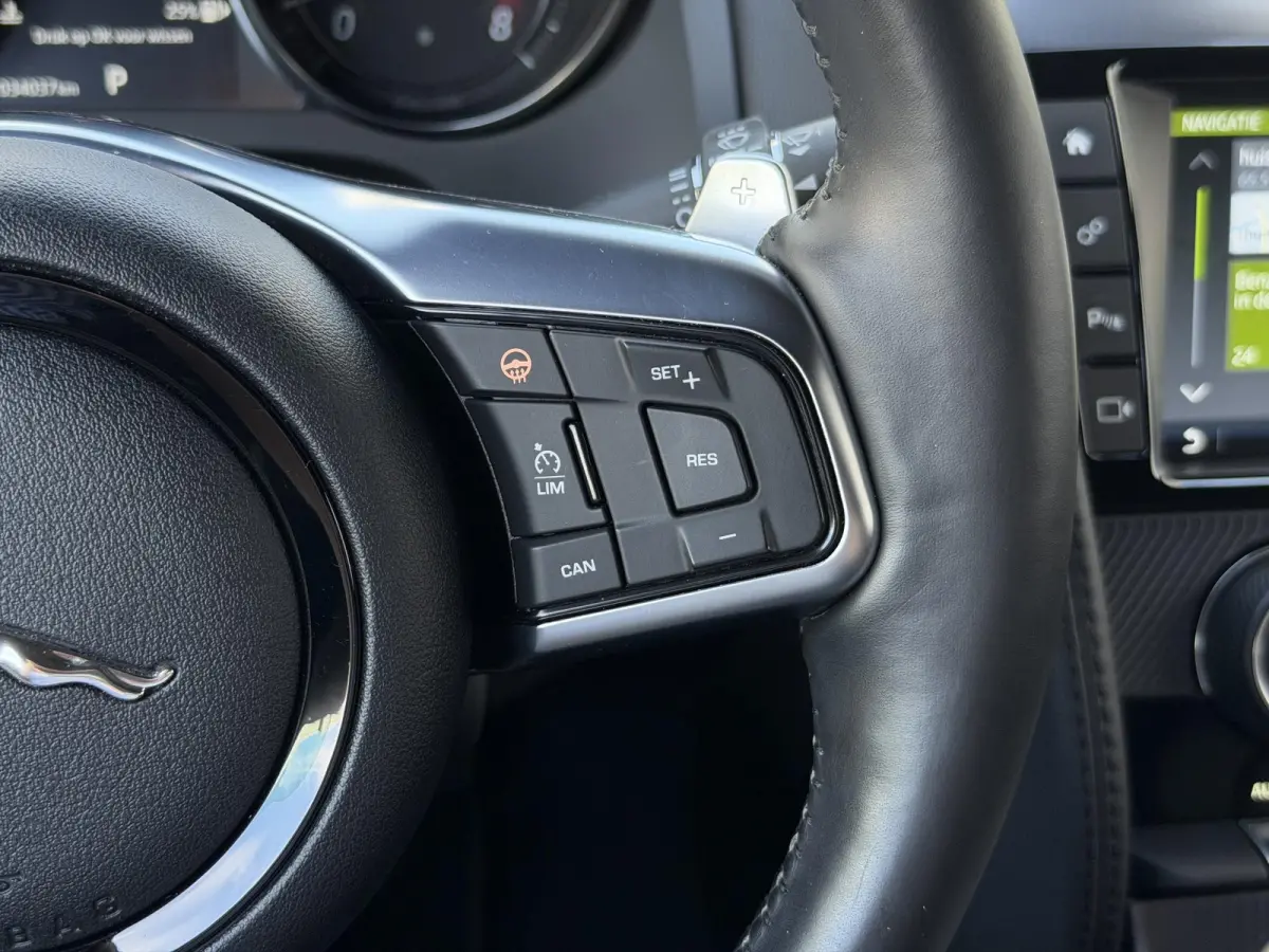 2.0T R-Dynamic | NL-auto/1e eign./Sportuitlaat/Climate Pack