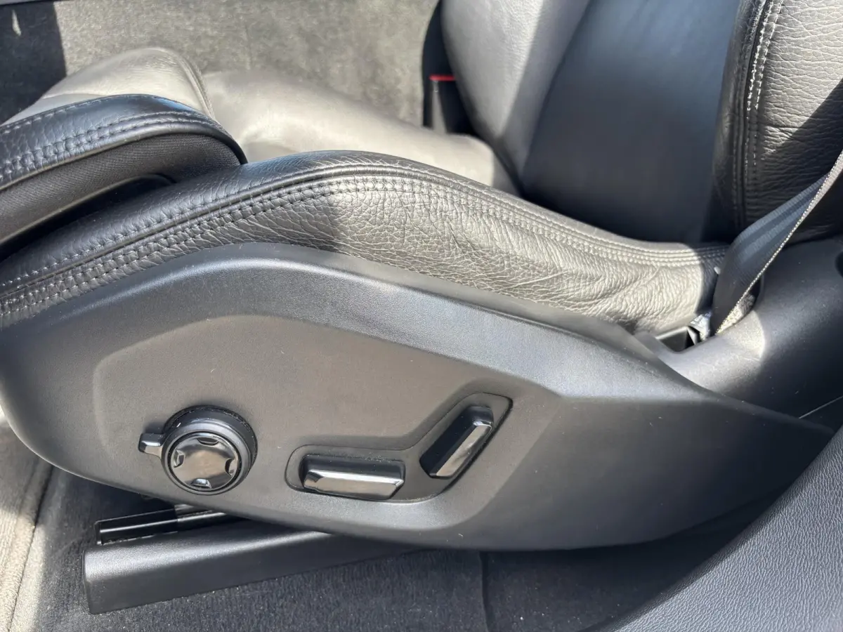 T5 Momentum Leder Automaat