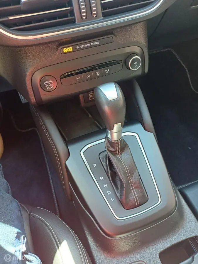 1.0 EcoBoost Hybrid Titanium Style