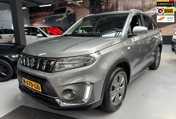 1.4 Boosterjet Select Smart Hybrid / Navi / Stoelverwarming