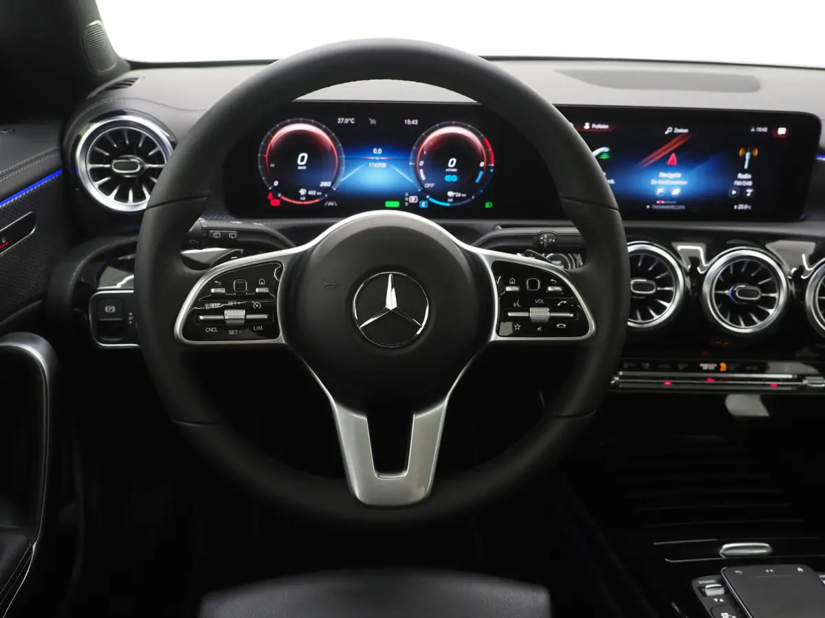 250e Premium | Panoramadak | Leder | Trekhaak | Camera | Sfeerlicht | Carbon | Cruise | LED