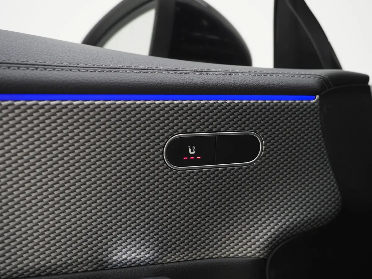 250e Premium | Panoramadak | Leder | Trekhaak | Camera | Sfeerlicht | Carbon | Cruise | LED